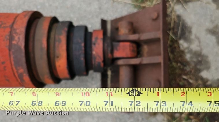 image for item DQ0235 Fifth wheel hoist