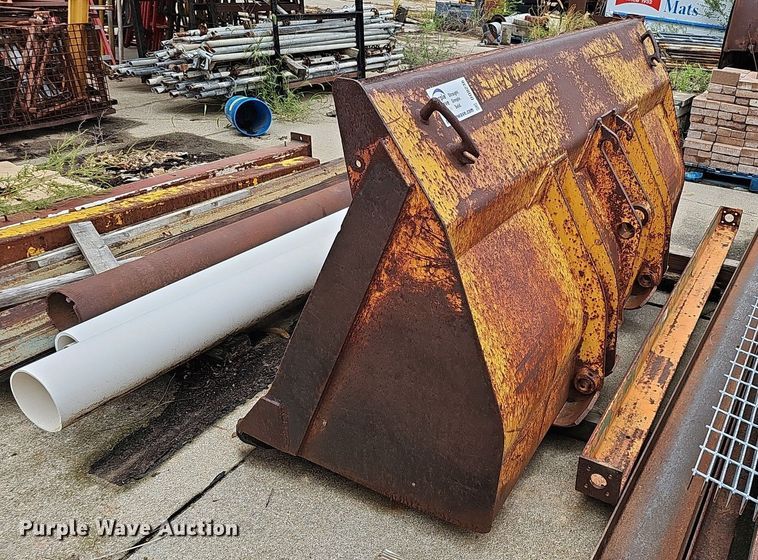 image for item DQ0236 95"W bucket