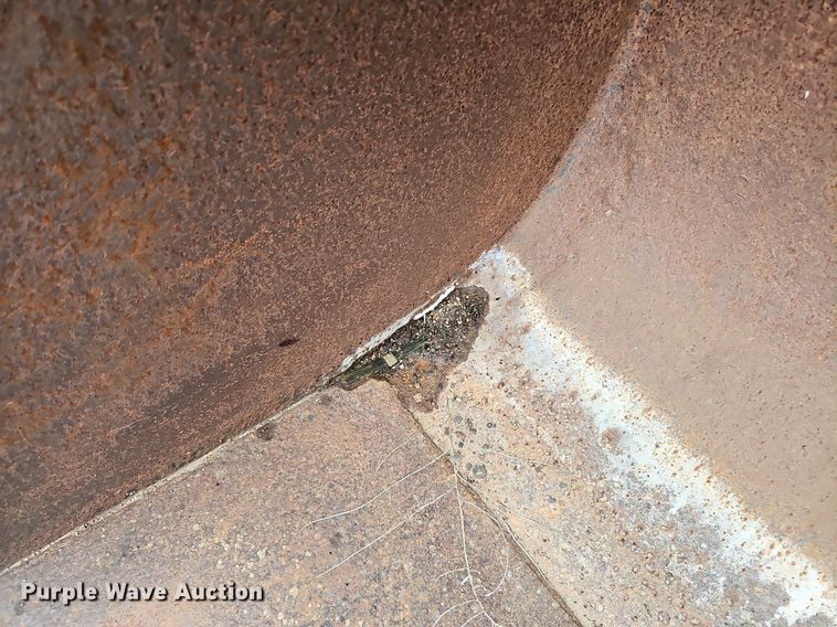 image for item DQ0236 95"W bucket