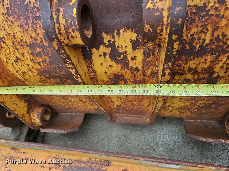 image for item DQ0236 95"W bucket