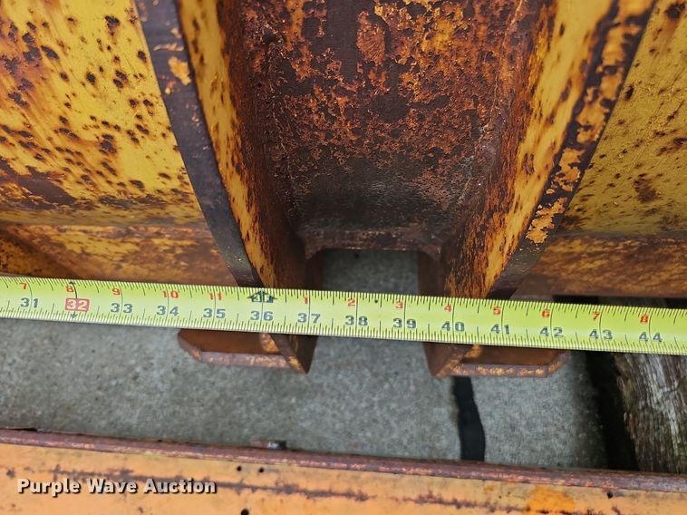 image for item DQ0236 95"W bucket