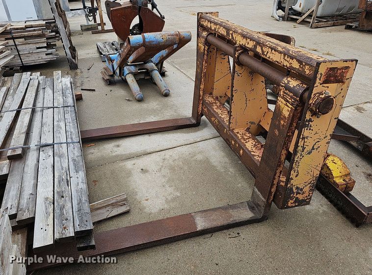 image for item DQ0242 V.W.S. Mfg. Inc. CF2060  58"L forks