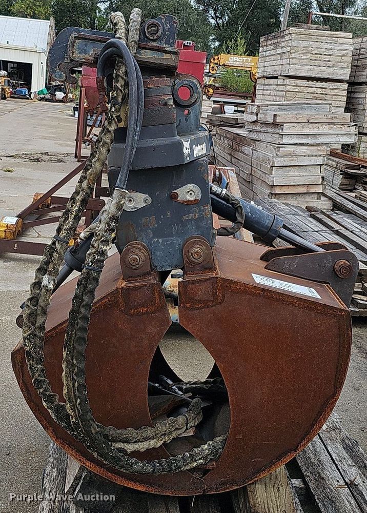 image for item DQ0244 Shop built  24.5"W clamshell bucket