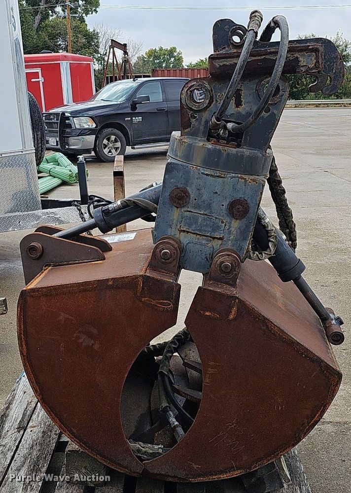 image for item DQ0244 Shop built  24.5"W clamshell bucket