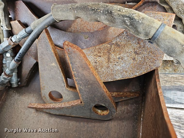 image for item DQ0244 Shop built  24.5"W clamshell bucket