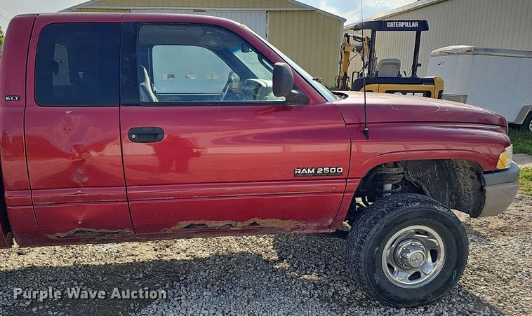 image for item DQ0327 1998 Dodge Ram 2500  Quad Cab pickup truck