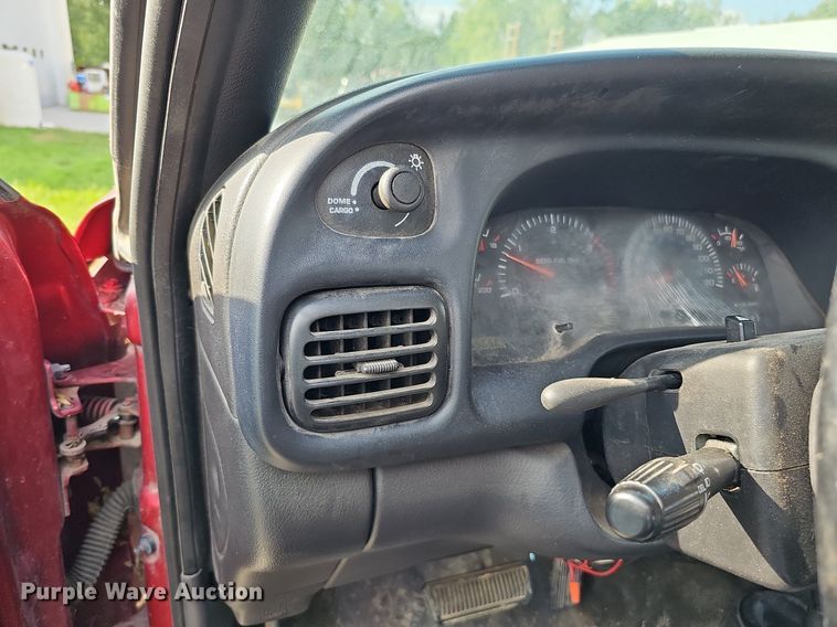 image for item DQ0327 1998 Dodge Ram 2500  Quad Cab pickup truck