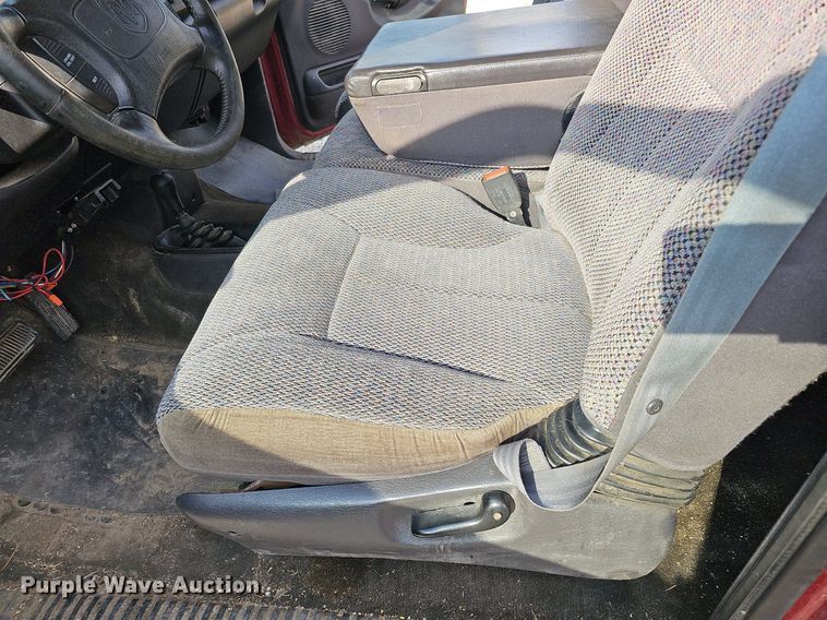 image for item DQ0327 1998 Dodge Ram 2500  Quad Cab pickup truck