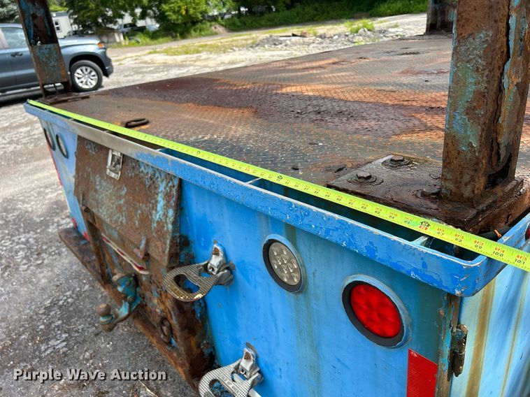 image for item DQ0900 2007 International 4300  flatbed truck