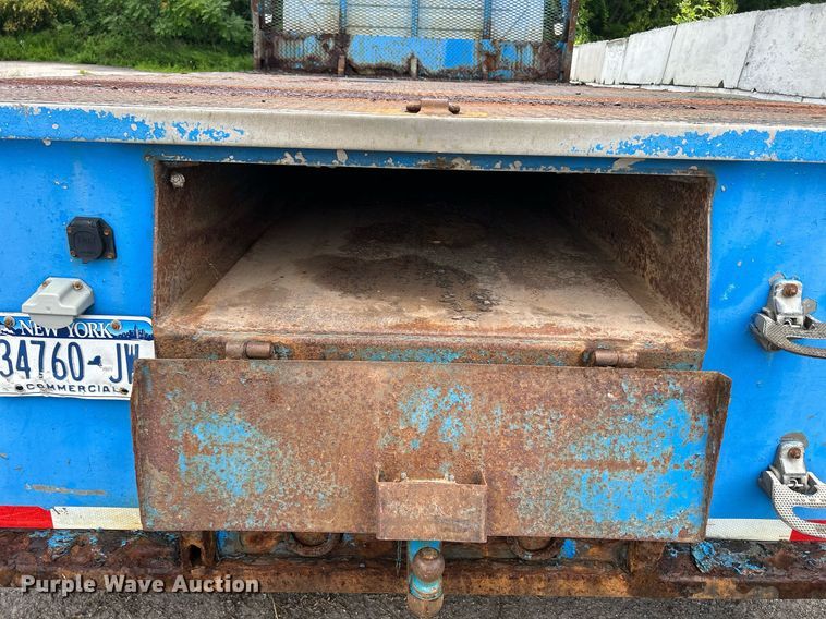 image for item DQ0900 2007 International 4300  flatbed truck