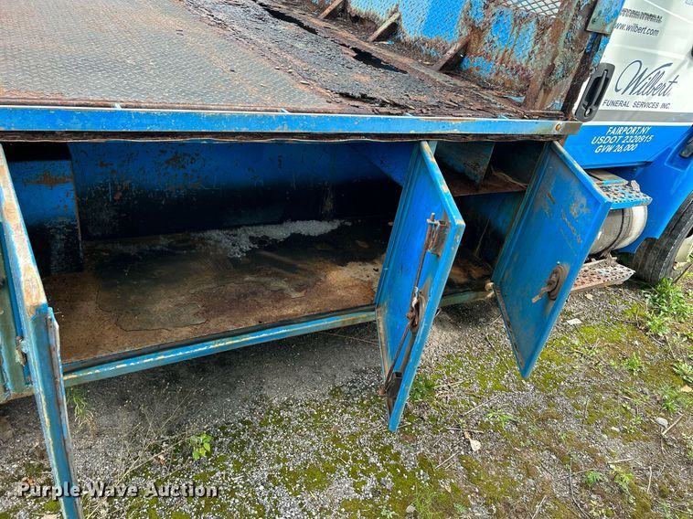 image for item DQ0900 2007 International 4300  flatbed truck