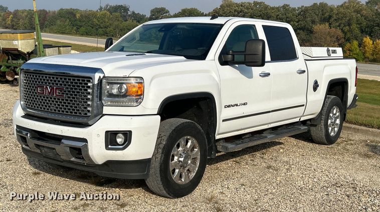 image for item DQ0943 2015 GMC Sierra 2500 Denali  Crew Cab pickup truck