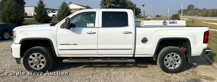 image for item DQ0943 2015 GMC Sierra 2500 Denali  Crew Cab pickup truck