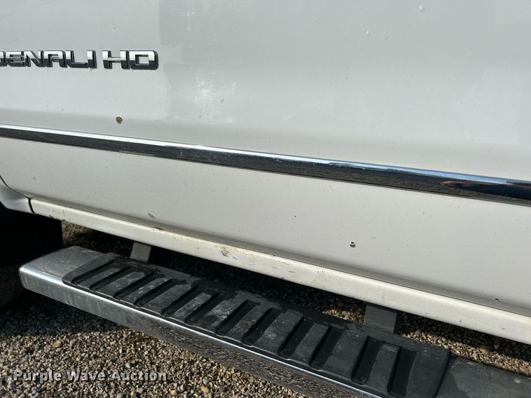 image for item DQ0943 2015 GMC Sierra 2500 Denali  Crew Cab pickup truck