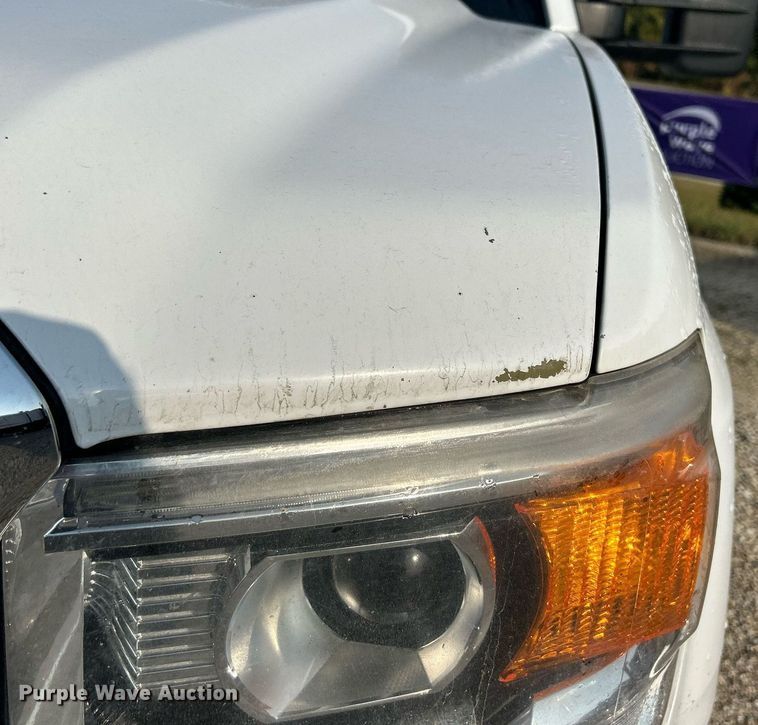 image for item DQ0943 2015 GMC Sierra 2500 Denali  Crew Cab pickup truck