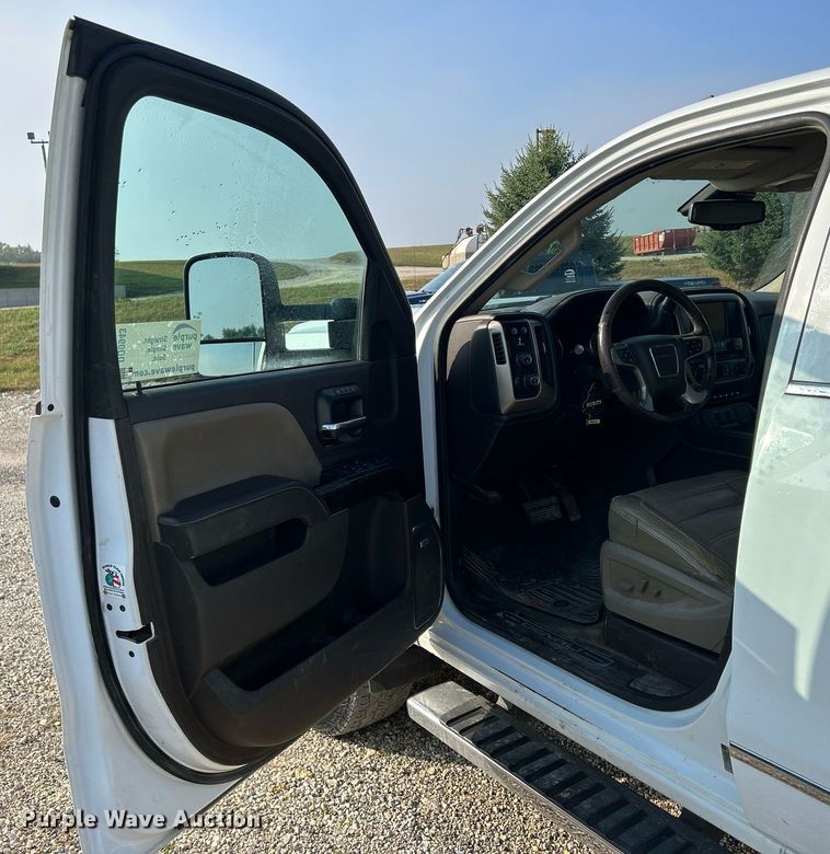 image for item DQ0943 2015 GMC Sierra 2500 Denali  Crew Cab pickup truck