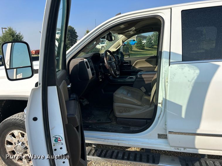 image for item DQ0943 2015 GMC Sierra 2500 Denali  Crew Cab pickup truck