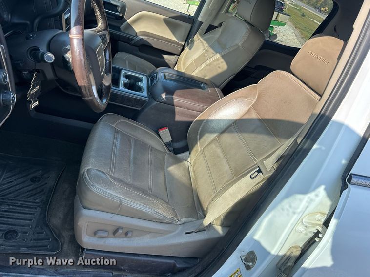 image for item DQ0943 2015 GMC Sierra 2500 Denali  Crew Cab pickup truck