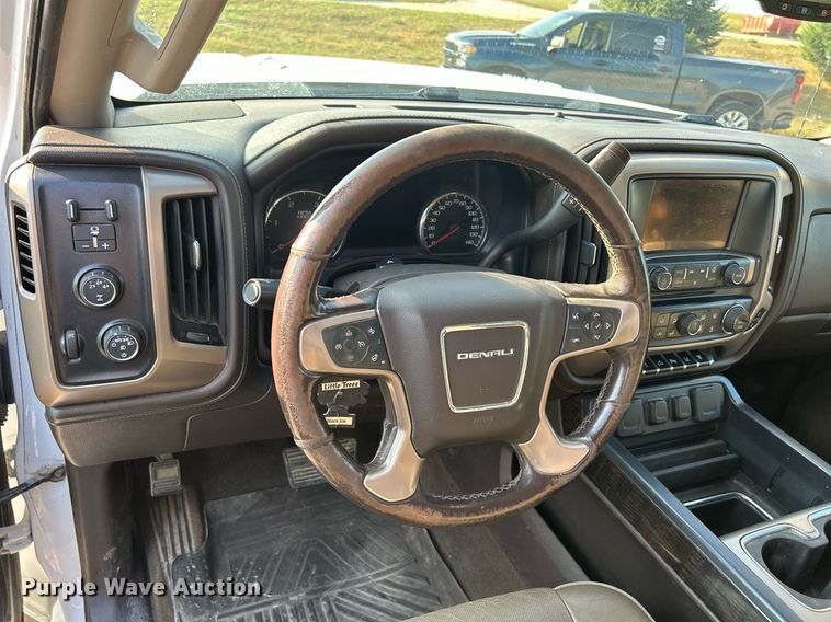 image for item DQ0943 2015 GMC Sierra 2500 Denali  Crew Cab pickup truck