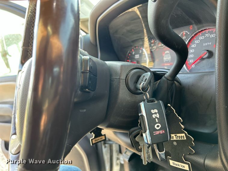 image for item DQ0943 2015 GMC Sierra 2500 Denali  Crew Cab pickup truck