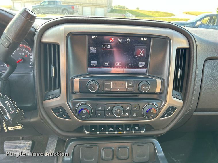 image for item DQ0943 2015 GMC Sierra 2500 Denali  Crew Cab pickup truck