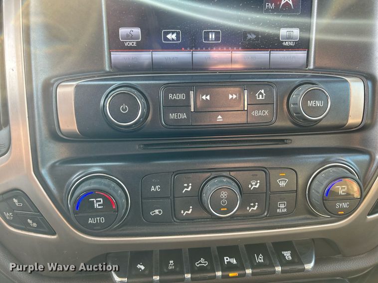 image for item DQ0943 2015 GMC Sierra 2500 Denali  Crew Cab pickup truck