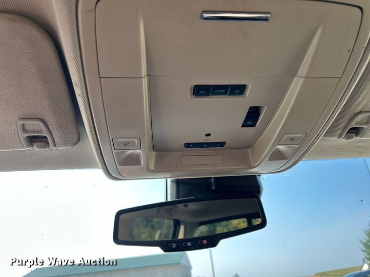 image for item DQ0943 2015 GMC Sierra 2500 Denali  Crew Cab pickup truck