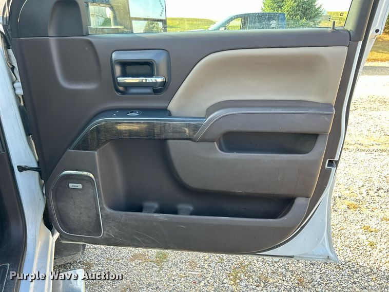 image for item DQ0943 2015 GMC Sierra 2500 Denali  Crew Cab pickup truck