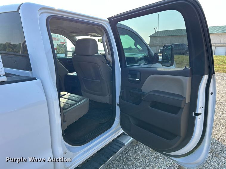 image for item DQ0943 2015 GMC Sierra 2500 Denali  Crew Cab pickup truck