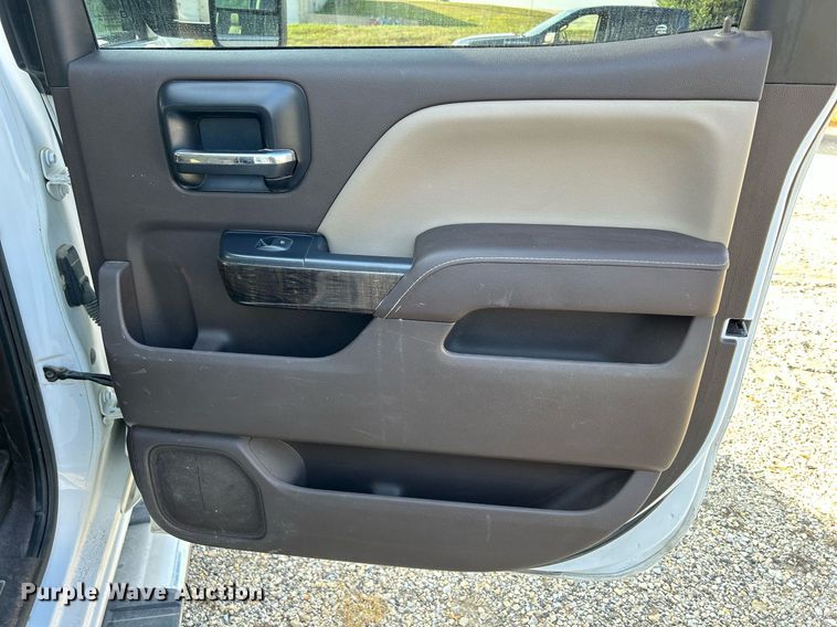 image for item DQ0943 2015 GMC Sierra 2500 Denali  Crew Cab pickup truck