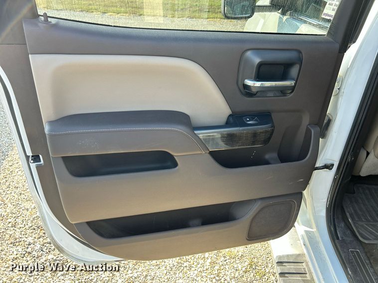 image for item DQ0943 2015 GMC Sierra 2500 Denali  Crew Cab pickup truck