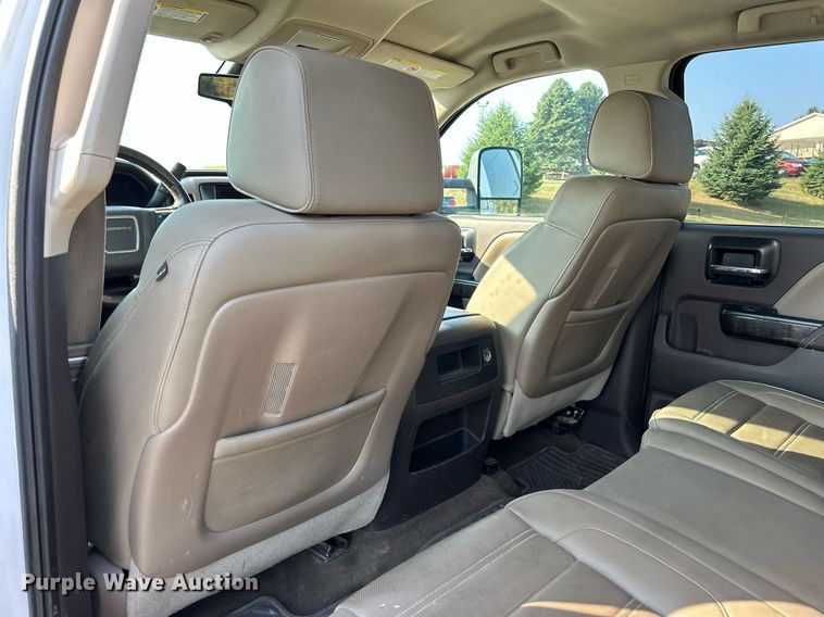 image for item DQ0943 2015 GMC Sierra 2500 Denali  Crew Cab pickup truck