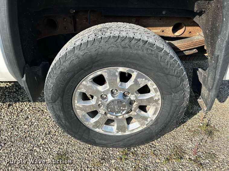 image for item DQ0943 2015 GMC Sierra 2500 Denali  Crew Cab pickup truck