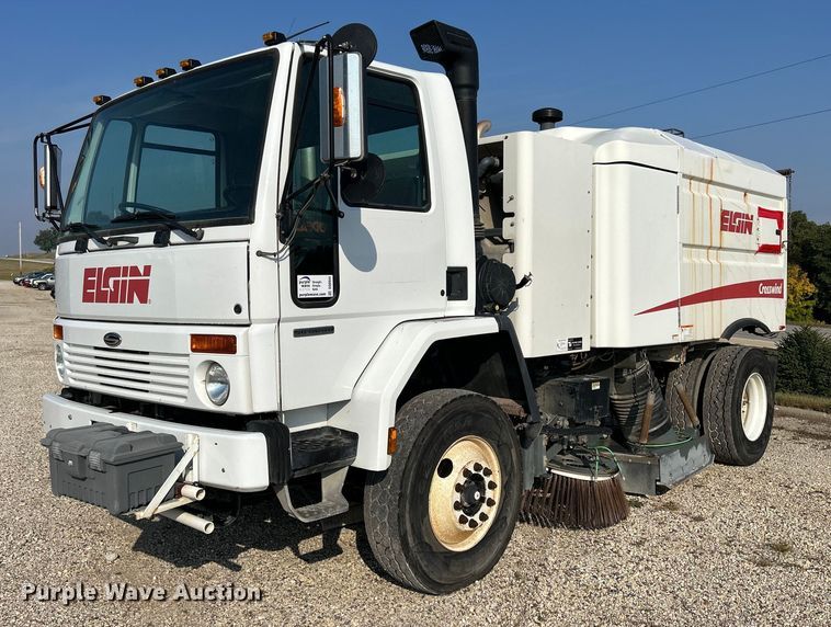 image for item DQ0944 2004 Sterling SC-8000  street sweeper truck
