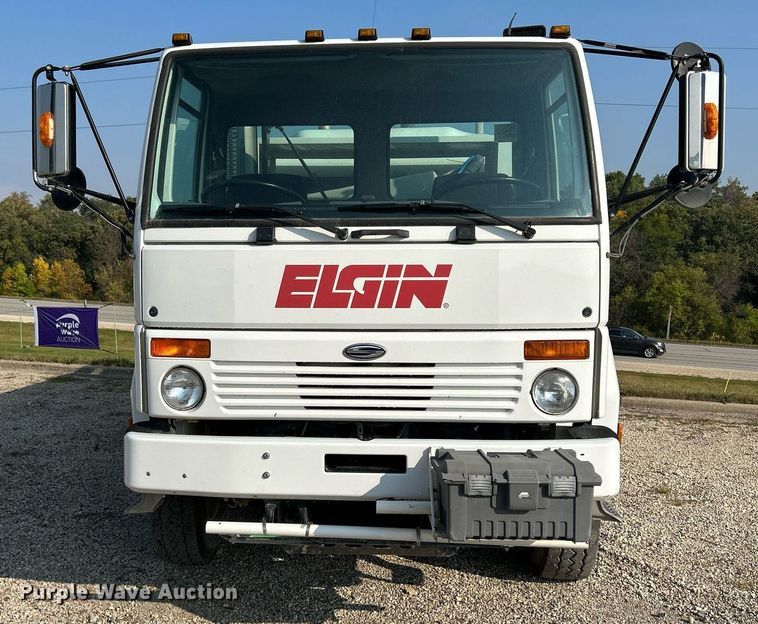 image for item DQ0944 2004 Sterling SC-8000  street sweeper truck