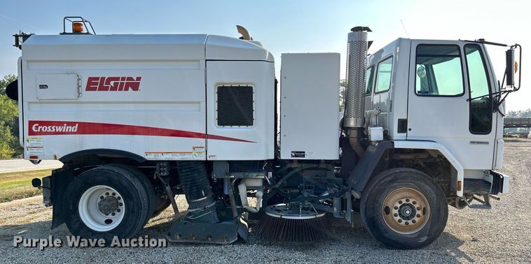 image for item DQ0944 2004 Sterling SC-8000  street sweeper truck
