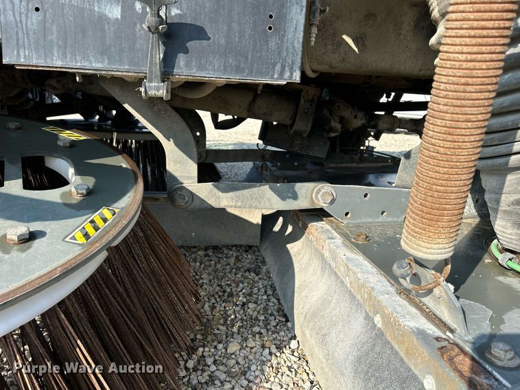 image for item DQ0944 2004 Sterling SC-8000  street sweeper truck