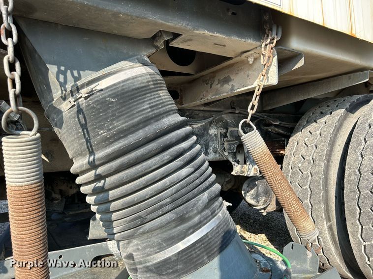 image for item DQ0944 2004 Sterling SC-8000  street sweeper truck