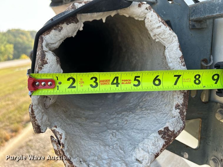 image for item DQ0944 2004 Sterling SC-8000  street sweeper truck