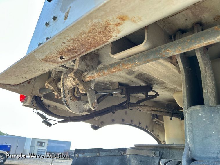 image for item DQ0944 2004 Sterling SC-8000  street sweeper truck