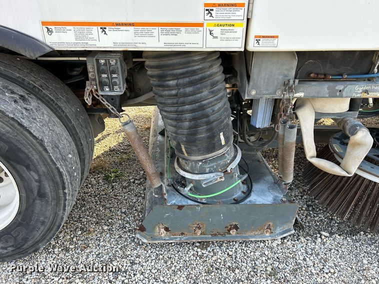 image for item DQ0944 2004 Sterling SC-8000  street sweeper truck