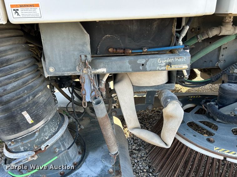 image for item DQ0944 2004 Sterling SC-8000  street sweeper truck