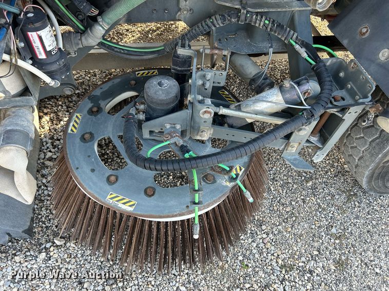 image for item DQ0944 2004 Sterling SC-8000  street sweeper truck