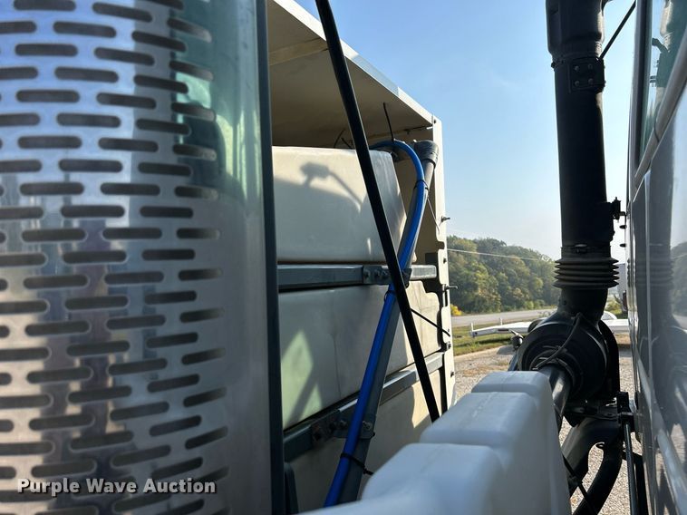 image for item DQ0944 2004 Sterling SC-8000  street sweeper truck