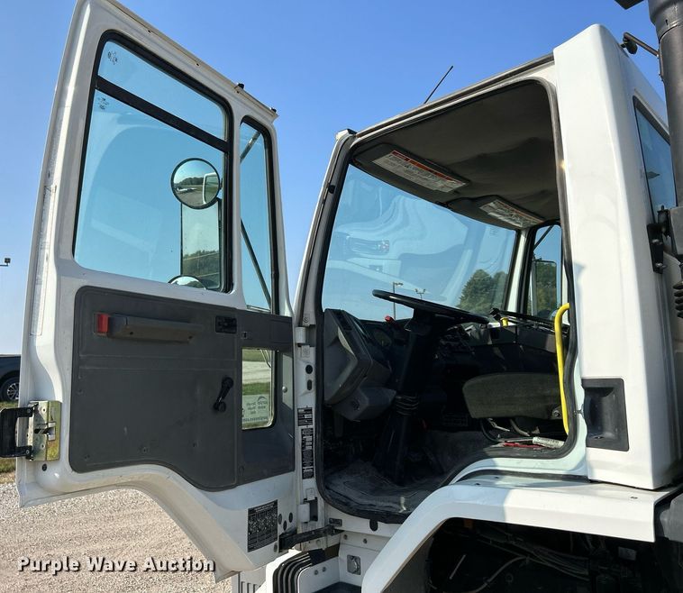 image for item DQ0944 2004 Sterling SC-8000  street sweeper truck