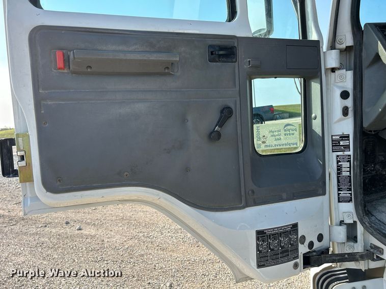 image for item DQ0944 2004 Sterling SC-8000  street sweeper truck