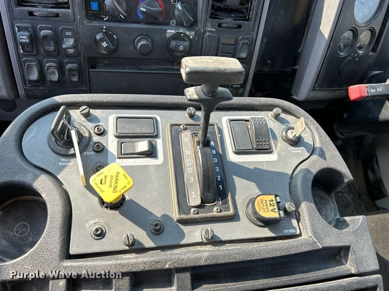 image for item DQ0944 2004 Sterling SC-8000  street sweeper truck