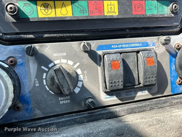 image for item DQ0944 2004 Sterling SC-8000  street sweeper truck