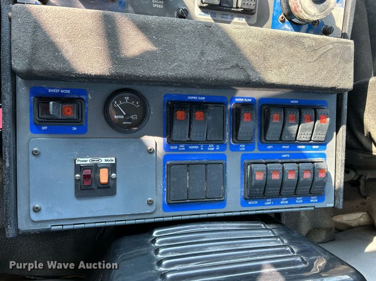 image for item DQ0944 2004 Sterling SC-8000  street sweeper truck