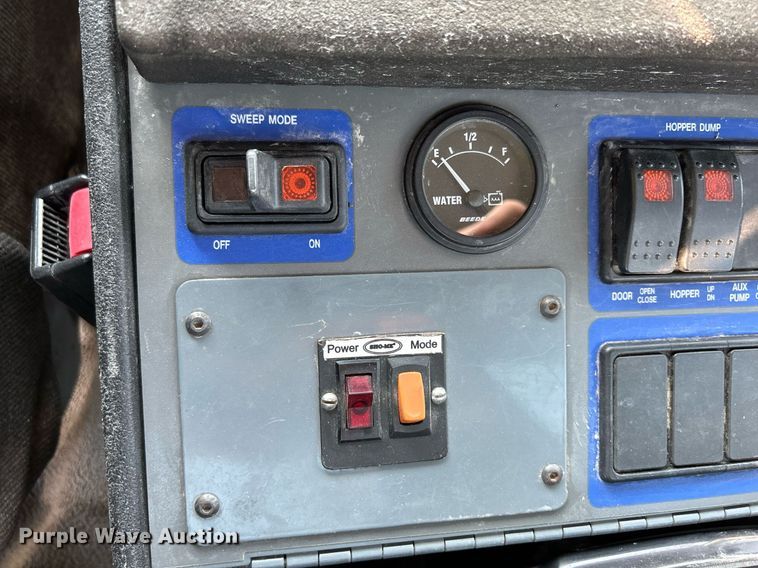 image for item DQ0944 2004 Sterling SC-8000  street sweeper truck